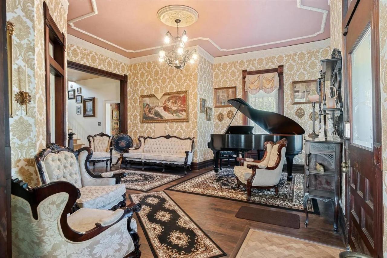 Four Winds Victorian Venue & Suites Bonham 外观 照片