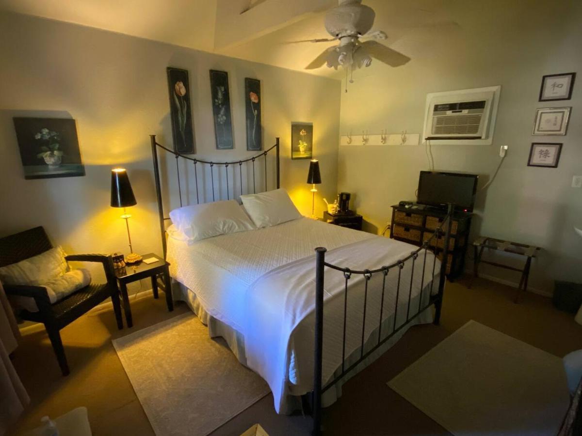 Four Winds Victorian Venue & Suites Bonham 外观 照片