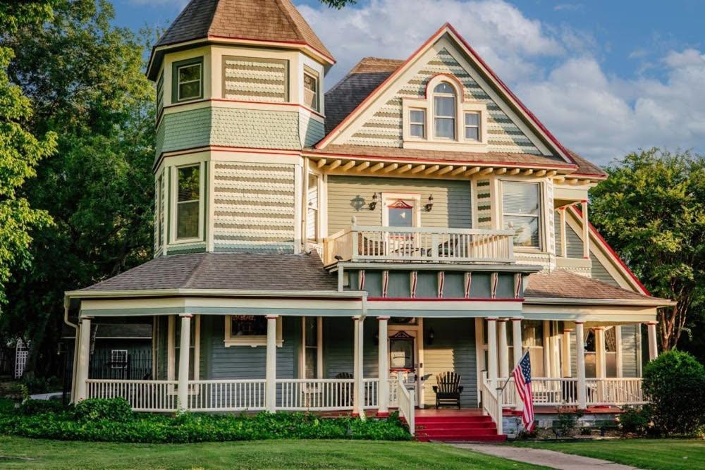 Four Winds Victorian Venue & Suites Bonham 外观 照片