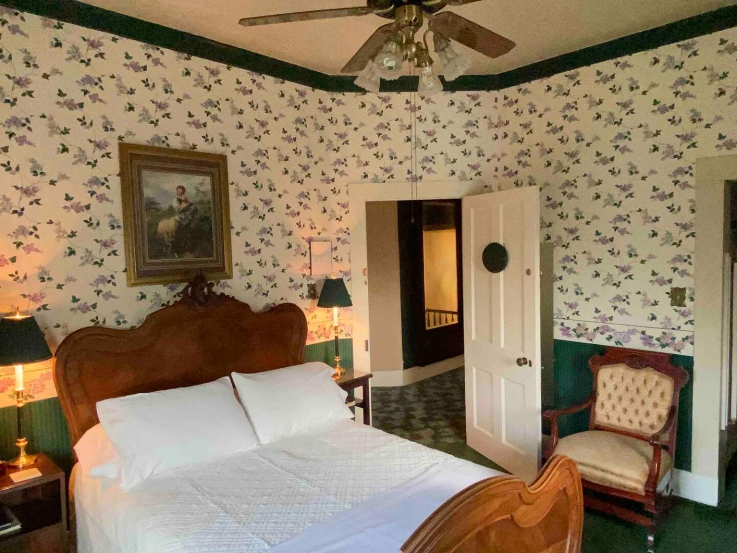 Four Winds Victorian Venue & Suites Bonham 外观 照片
